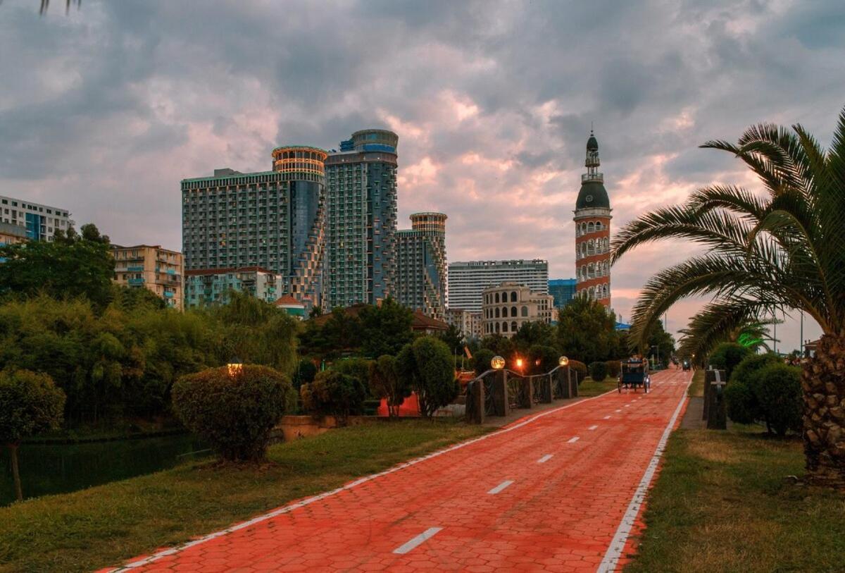Orbi Hotel Batumi Esterno foto
